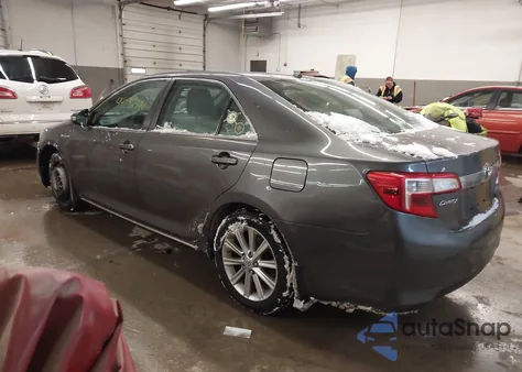 2013 Toyota Camry Hybrid Xle z USA, uszkodzony, nr VIN 4T1BD1FK2DU095425